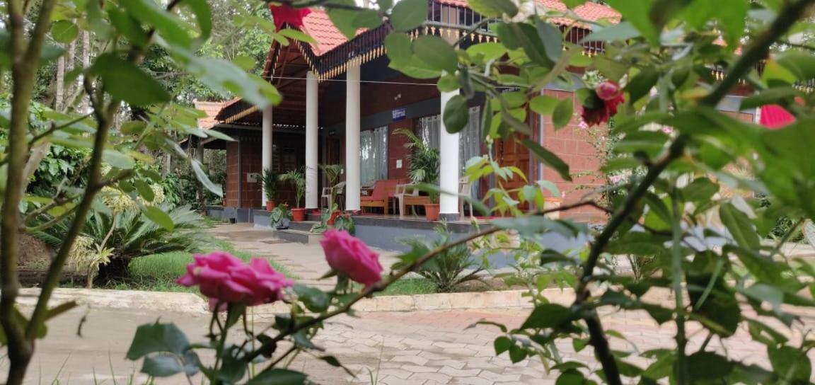 Rai Cottage @ Coorg ,Suntikoppa ภายนอก รูปภาพ